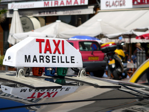Őrült taxis Marseilleben - VIDEO
